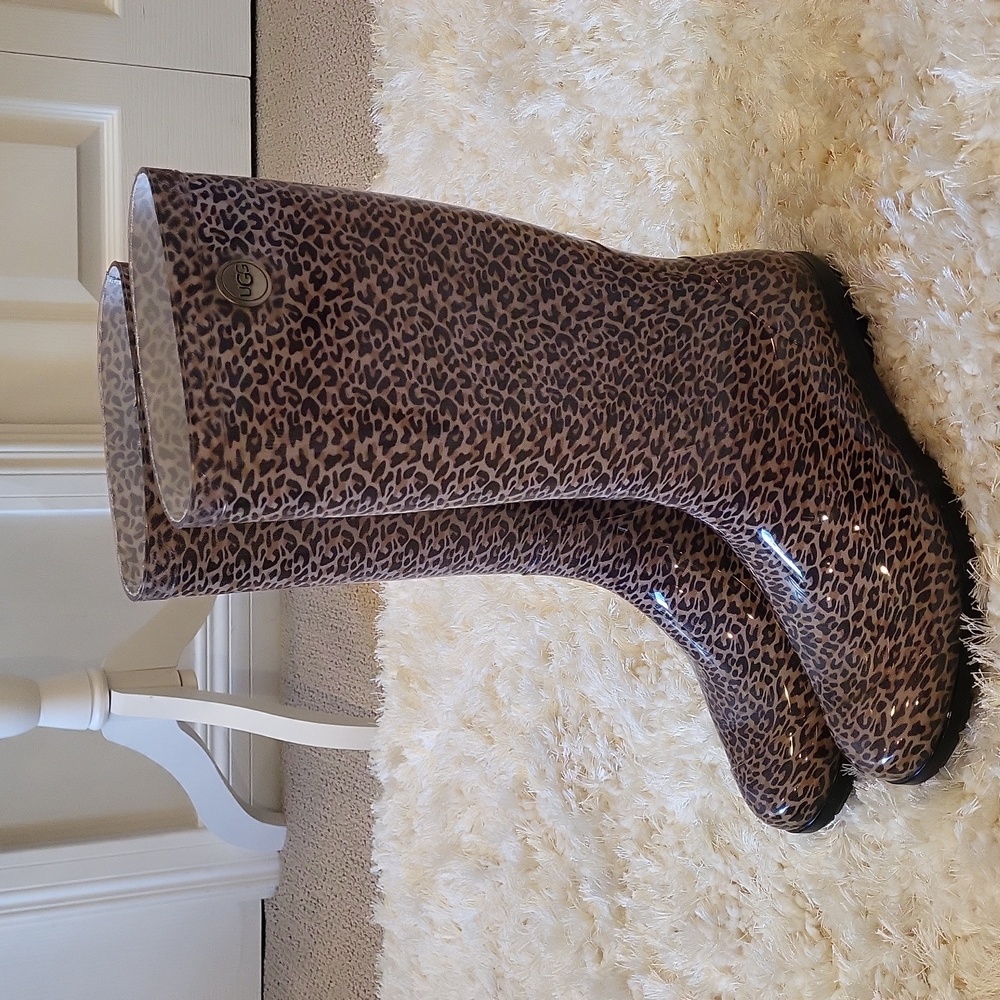 Ugg rain boots